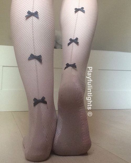 playfulintights:Love the little bows is so damn cute ❤ #nylon #nylons #nylonfetish #legs #legsforday