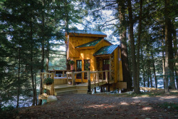 cabinporn:  Treehouse in Coventry, VermontContributed by Sarah Kozak / @vermonttreecabinBuilt and designed by Andrew Kozak, our treehouse sits 40 acres and overlooks a pond and a cattle farm to the left.Available to stay: vermonttreecabin.com 