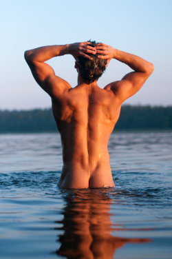 Aguywithoutboxers:  January 9, 2014   Nude Surfaced Naked Horizon