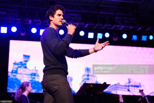 darrencrissarmy:Amazing moments captured at Elsie Fest tonight! Photos by Jenny Anderson/ Getty