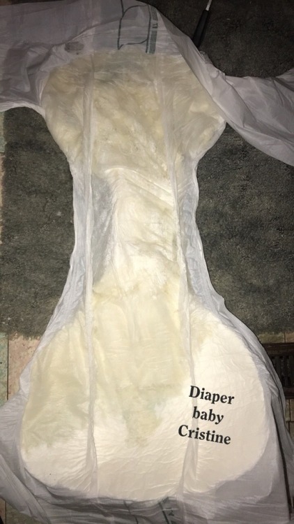 diaperbabycristine: Woke up this morning to a really soaked diapers I shouldn’t have drank all