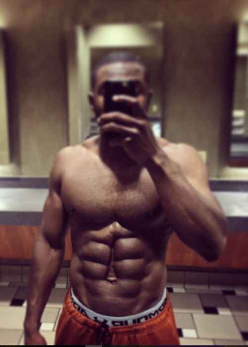 freaknu2: Trevante Rhodes… nice!!… 《Steaming hot vids, gifs, pics__follow: frea