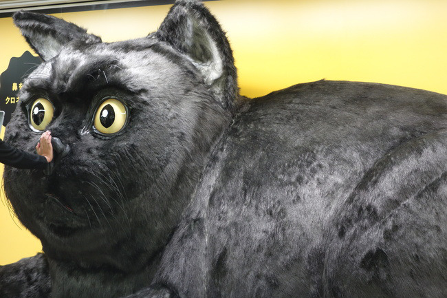 archiemcphee:  Earlier this year we featured an amazing plush billboard in Tokyo’s