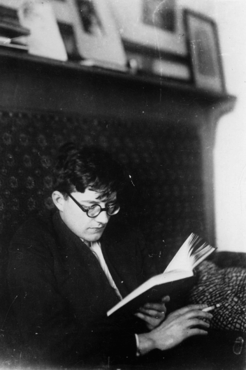 barcarole:Dmitri Shostakovich, ca. 1930s.