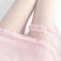 Timidflower:pink Lace Garter ♡