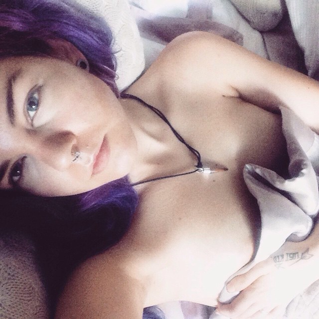 thisisnaiser:  Fuck it, good morning people. 👽🔮