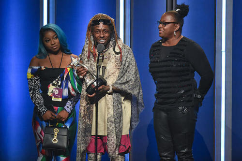 thehiphopjournals:Lil Wayne wins the “ I am Hip Hop” Award at the BET Hip Hop Award