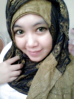 Shubby3713:  Indonesian- Jilbab Toge