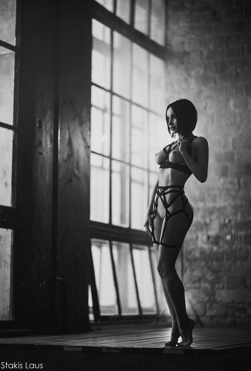 le-voleur-de-beaute: Model: Olesya LevinaPhotographer: Stakis Laus