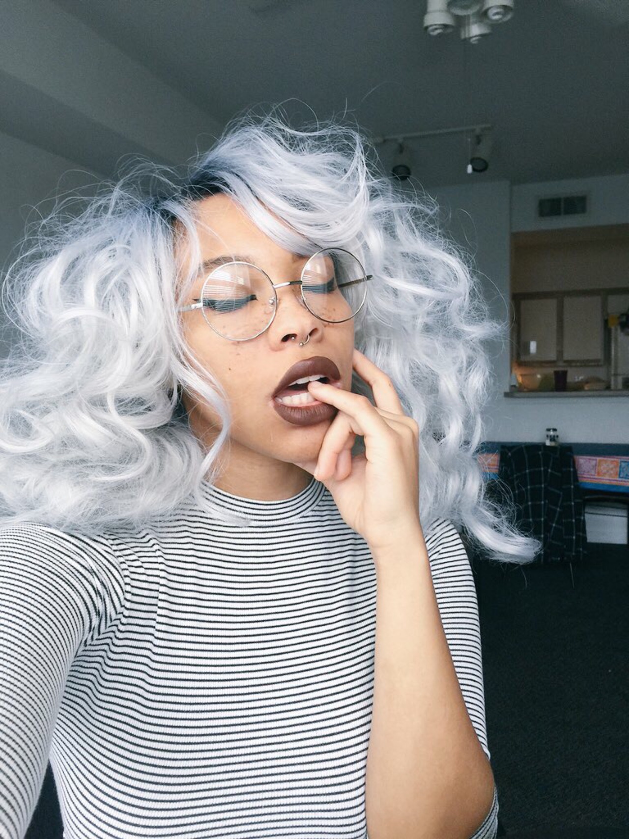 kieraplease:  I’ve finally found inexpensive circle frames, woo!