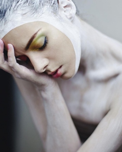 solennejakovsky:Experimentations. Victorienne Mgn mise en beauté par Claire PlekhoffSolennejakovsky.