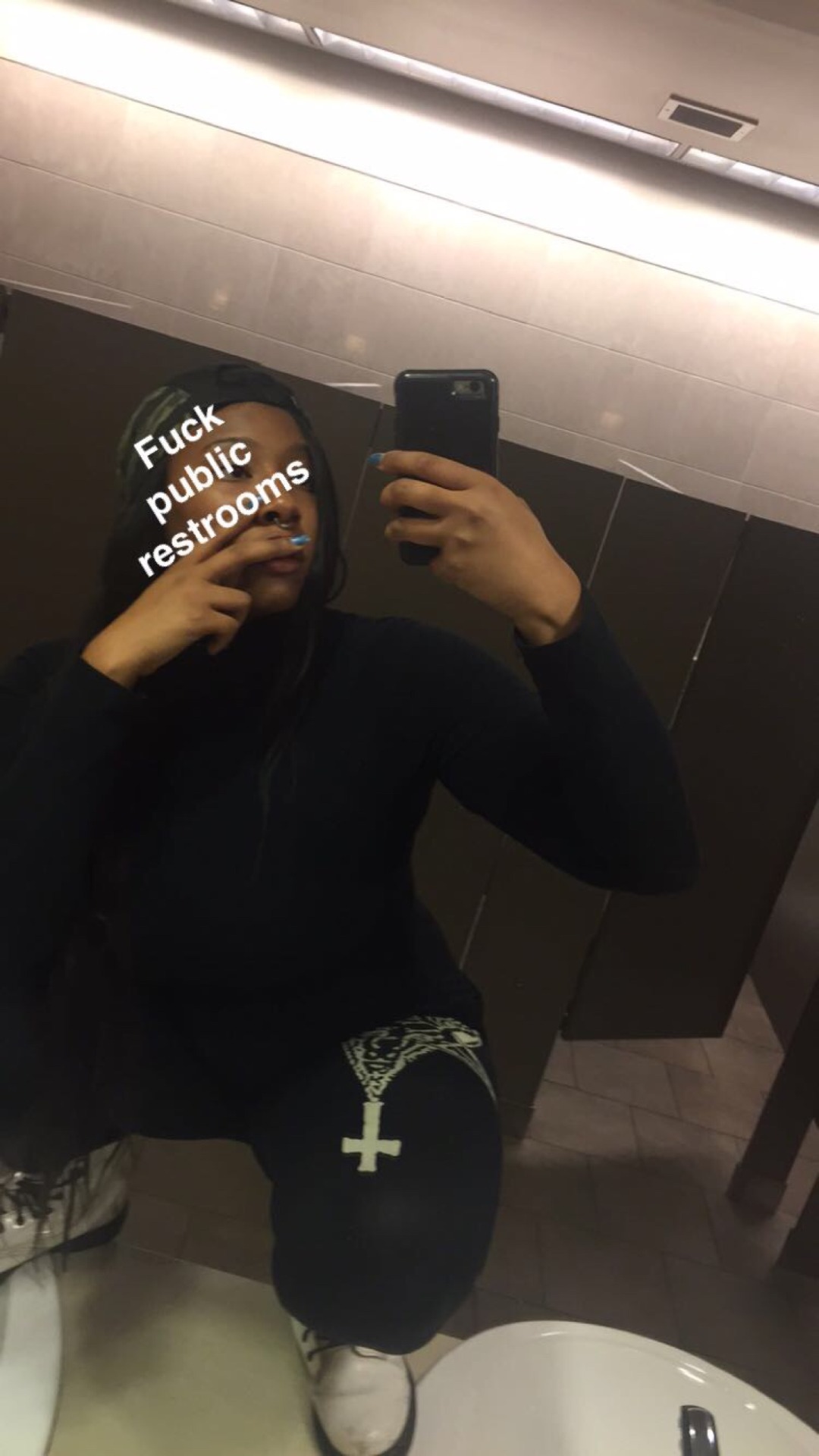whitegirlsaintshit:  Defiling public spaces with my carefree black ho antics.