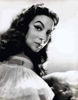 dailyactress:  Maria Felix