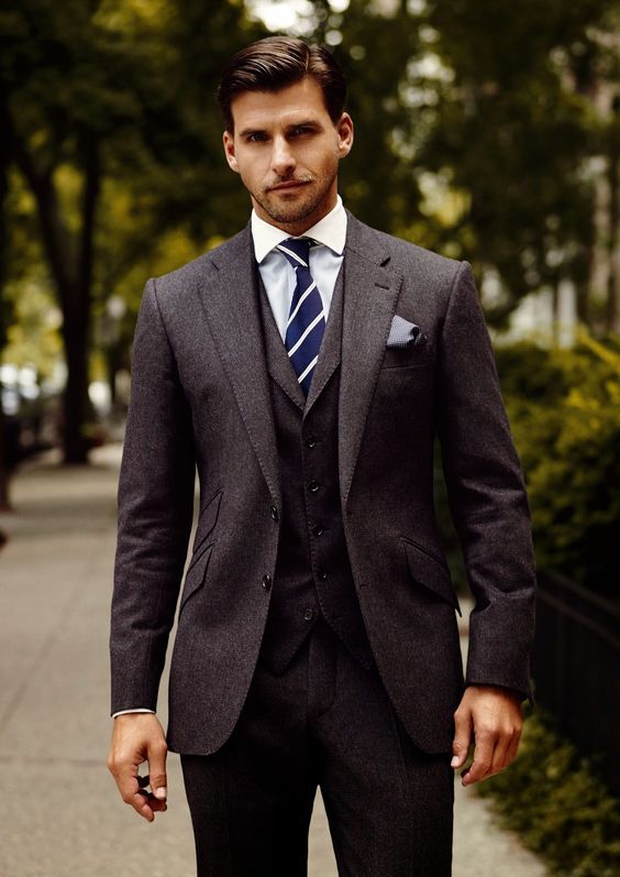 What a great looking three piece suit. Notice the... - Everybody loves ...