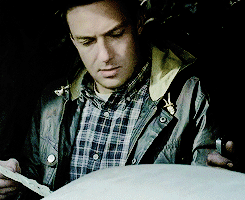 reedusgif: People leave messages to warn others