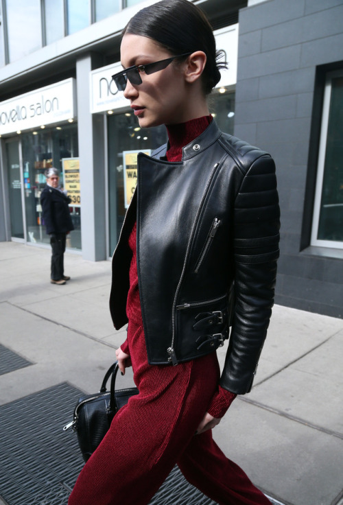 allthingsbella:  Bella Hadid leaving her apartment in Manhattan on March 21, 2017