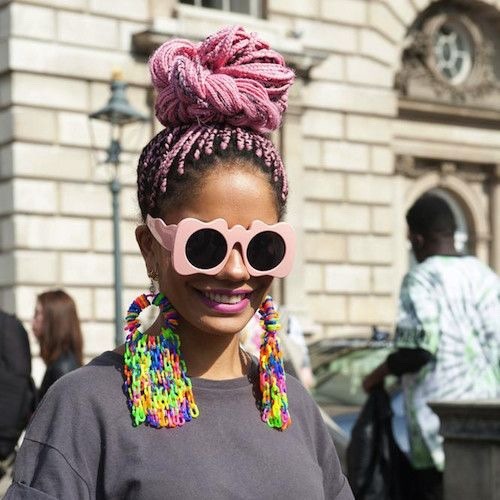 rosemhelores:  Miss Magá Moura appreciation post!! Iam obsessed with this girl. These pink braids are giving me life and not to mention the earrings and the sunnies😍🎀👑💗  I am in love with her earrings 😍