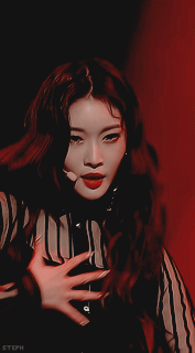 itzyeji:happy birthday to our talented dancing queen, kim chungha!