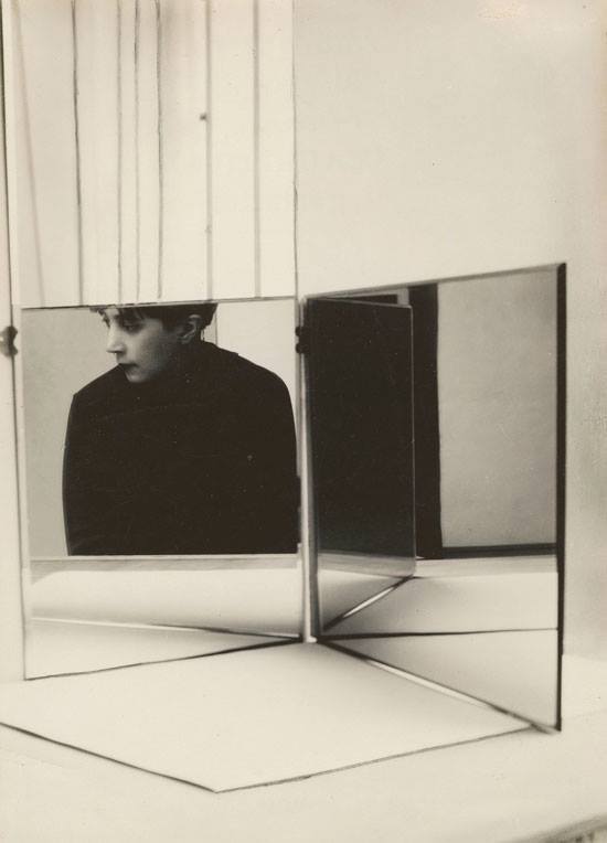 navisis:  Portrait, 1928 Florence Henri 
