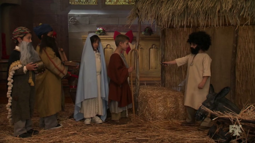 As promised, here are some screencaps from Chloe’s scene in last night’s “The League”. She had a very minor role, no speaking, but its awesome. She’s a kid playing Mary in a church play (she’s in the blue robe). This