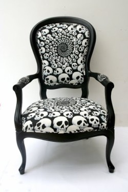 i-alternative-fashion:  Skull Chair picture