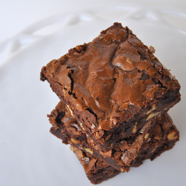 thecakebar:  Bakery Style Brownies Tutorial 