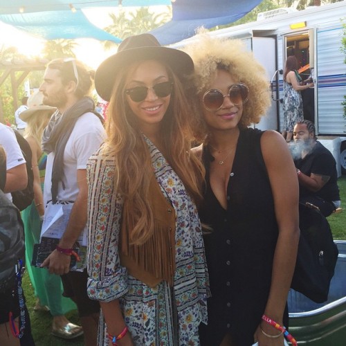 adoringbeyonce:  GUYS, SHE IS AT COACHELLA THIS IS NOT  A DRILL 