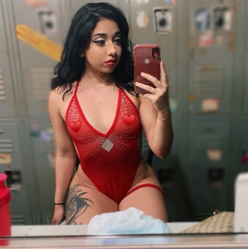 stripper-locker-room:  https://www.instagram.com/ybw_ari/