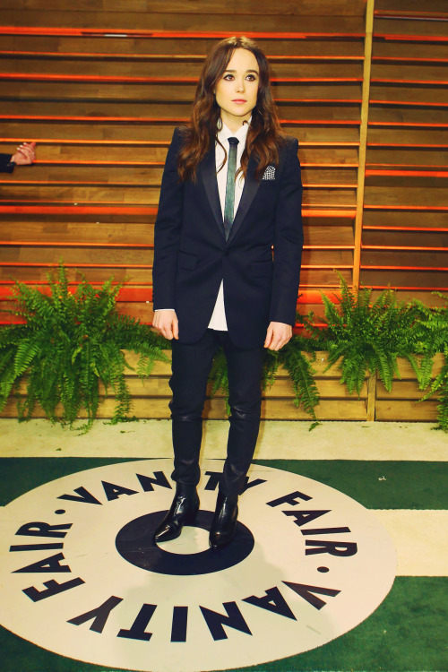 kimbliboo:  odetoanightingale: Ellen Page arrives at the 2014 Vanity Fair Oscars Party  sooooo cuuteeee 