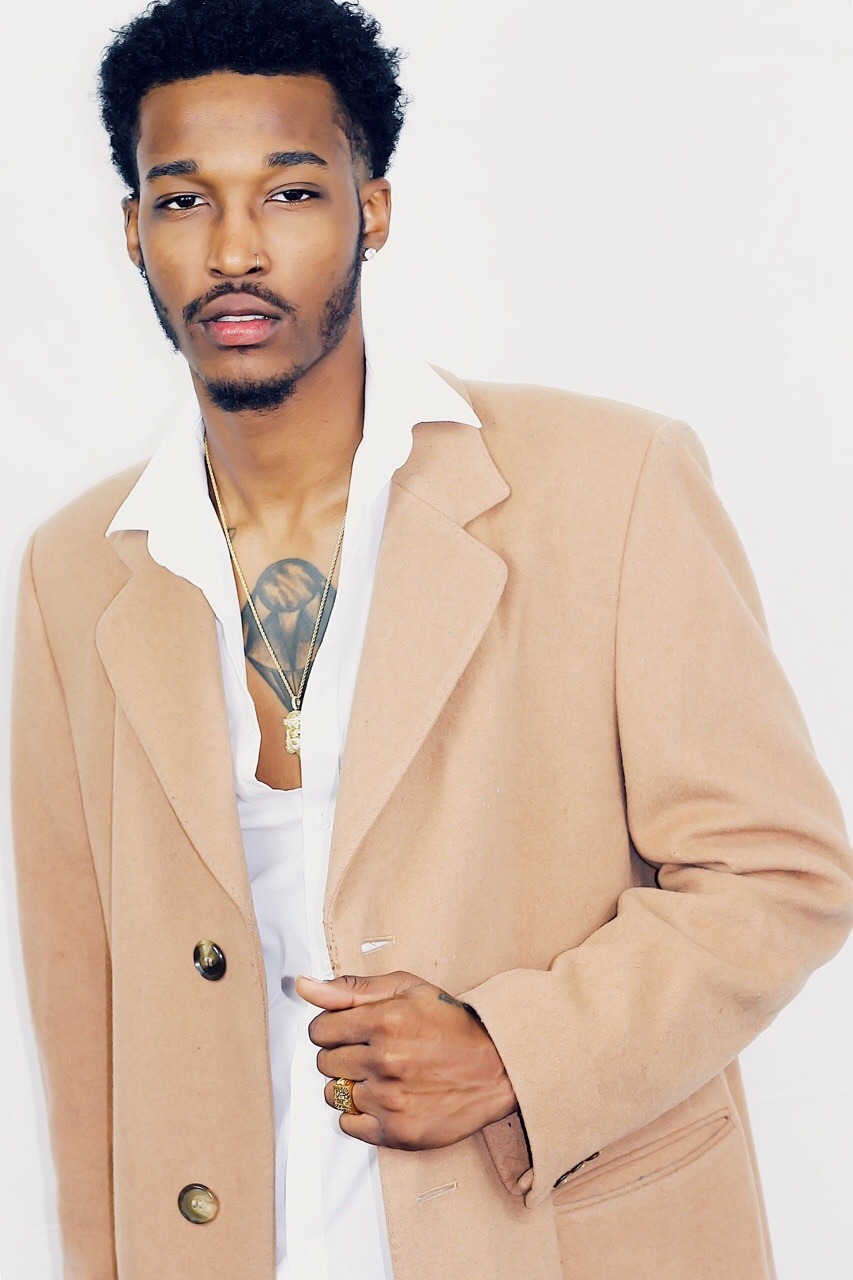 blackfashion:  Model: Kenneth Maxwell   Tumblr: @viewsofanartist   Instagram: https://www.instagram.com/viewsofanartist/