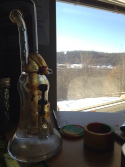 mrs-420:  Snow dabs. Dabbyhippiemusic710.tumblr.com