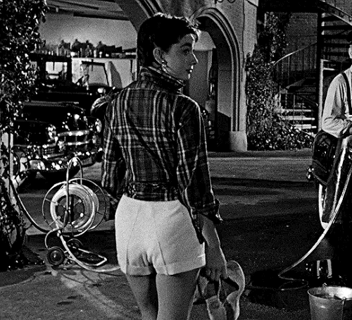 Small Life Lessons We Can All Pick Up From Audrey Hepburn ♡