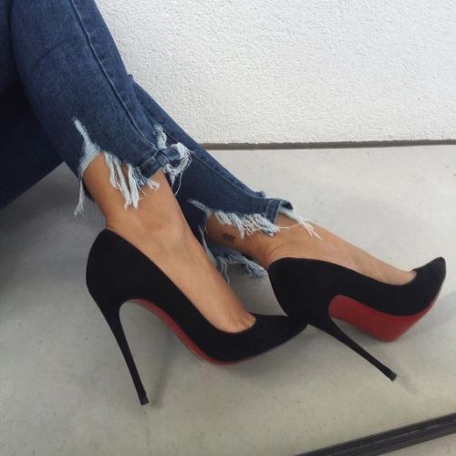 catch-the-fire:Black Stiletto Heels