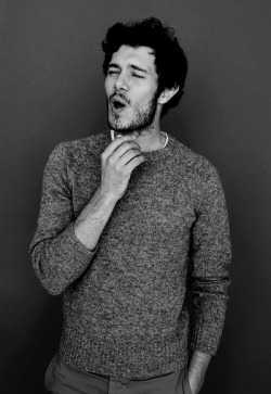 stayhungry-stayfree:  Adam Brody, you handsome