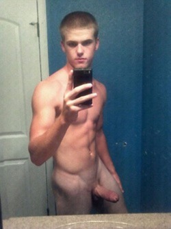 hotnaked8:  Pointing 