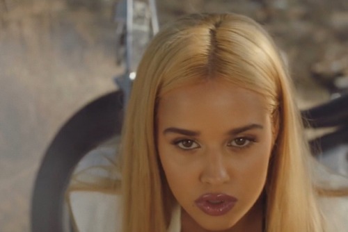 glossyfilm: tommy genesis - lucky