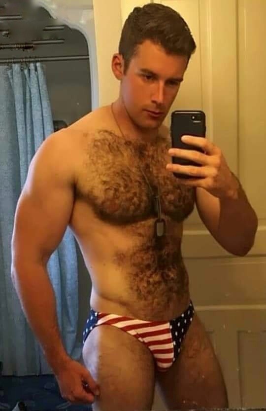 hairyscottishroy:passareltemps:This ‘SON’ has a stunning hairy body and promising bulge   grrrrrrr