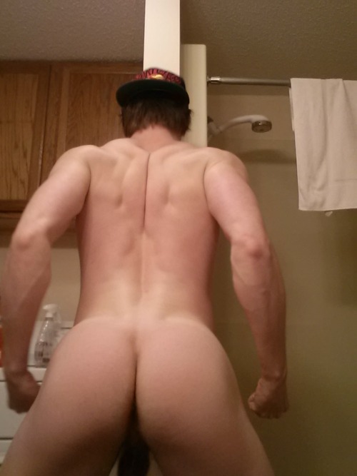 20juicyboys:     completely fuckable ass