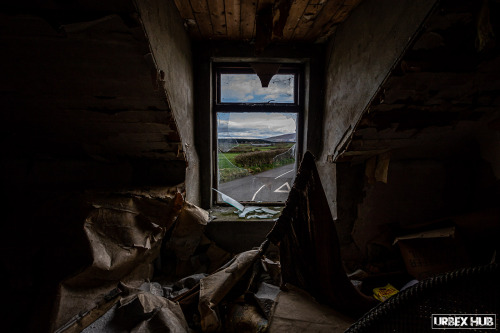 urbexhub: 𝐌𝐚𝐫𝐲'𝐬 𝐇𝐨𝐮𝐬𝐞An abandoned farmhouse and outbuildings in rural Northern IrelandFull report:https://urbexhub.com/marys-house/