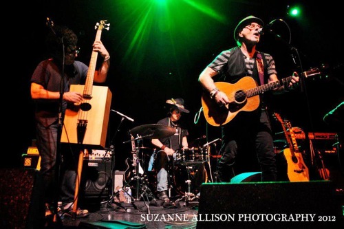 TBT:  Johnny Depp, playing the drums, 10 years ago, on March 30, 2012, during Bill Carter’s show at 