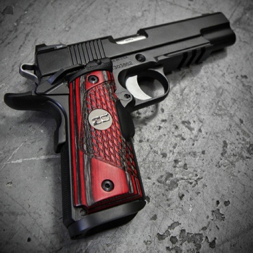 gunsknivesgear:  Dan Wesson Specialist.The best 1911 for the money, too bad they don’t make more of them.