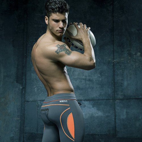 rapideyesmovement:   Cody Calafiore   adult photos