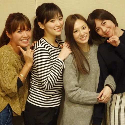 itsumo-keikok: [FROM MEW AZAMA] 今日も楽しかった♡ HMりえちゃん・里香・景子・私♡ #いっぱい食べていっぱい笑った 2015.02.02