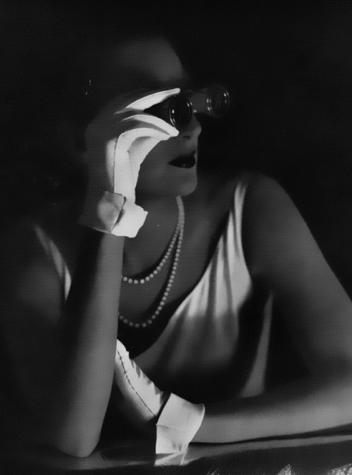 semioticapocalypse: George Hoyningen-Huene. Opera glasses. 1932 [::SemAp Twitter || SemAp::]  gn0 yo