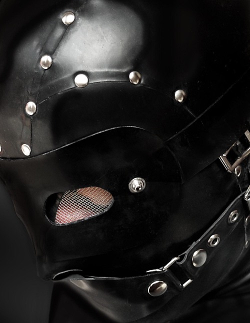 rubbermadness:  Master says slave can suck better. It must think about it’s behaviour  in bondage and confinement. Two day in a cage with sperm on it’s food and water will do the job. 