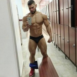 Bodybuildermusclecentral:  @Bodybuildermusclecentral 