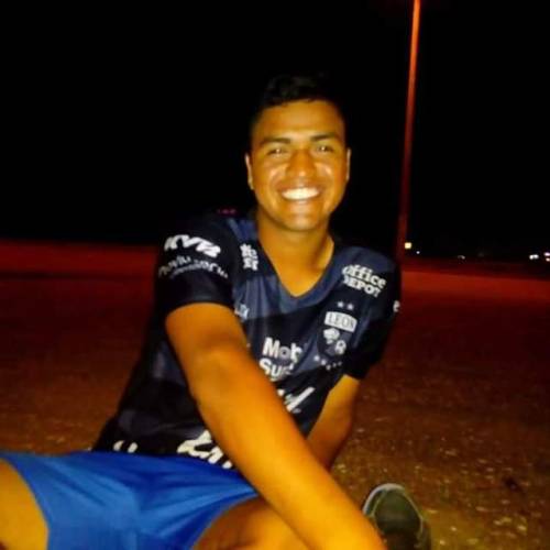 coatzacoalcosyalrededores01: Julio arguello futbolista de #coatzacoalcos le encanta que le Mamen el 