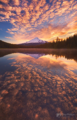 Sitoutside:   Mackerel Sky, Trillium Lake   By  Chip Phillips  