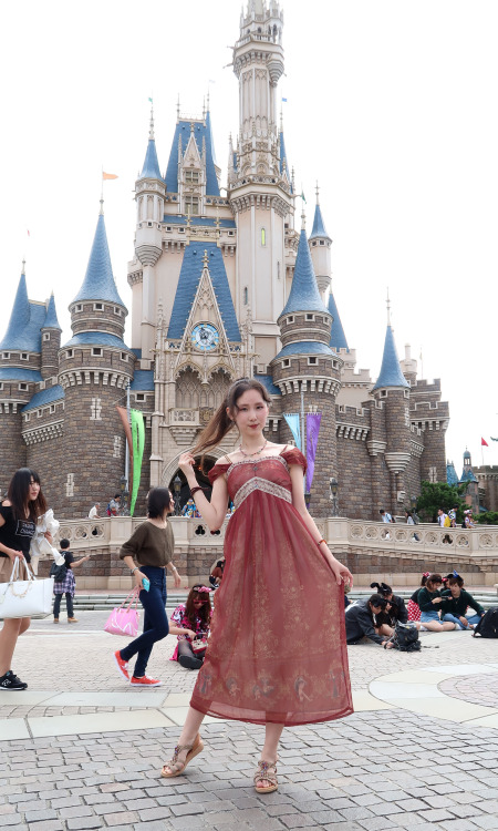 In Tokyo Disneyland, outfit inspired by Jasmine!I’m so happy that Secret Honey did a collab fe