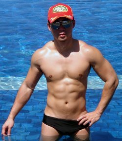 thailandbulge:  Eric Koh